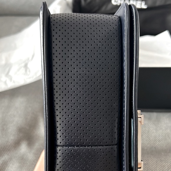 Chanel le boy dark navy with shiny silver hardware, medium size,smooth calfskin - Picture 5 of 16